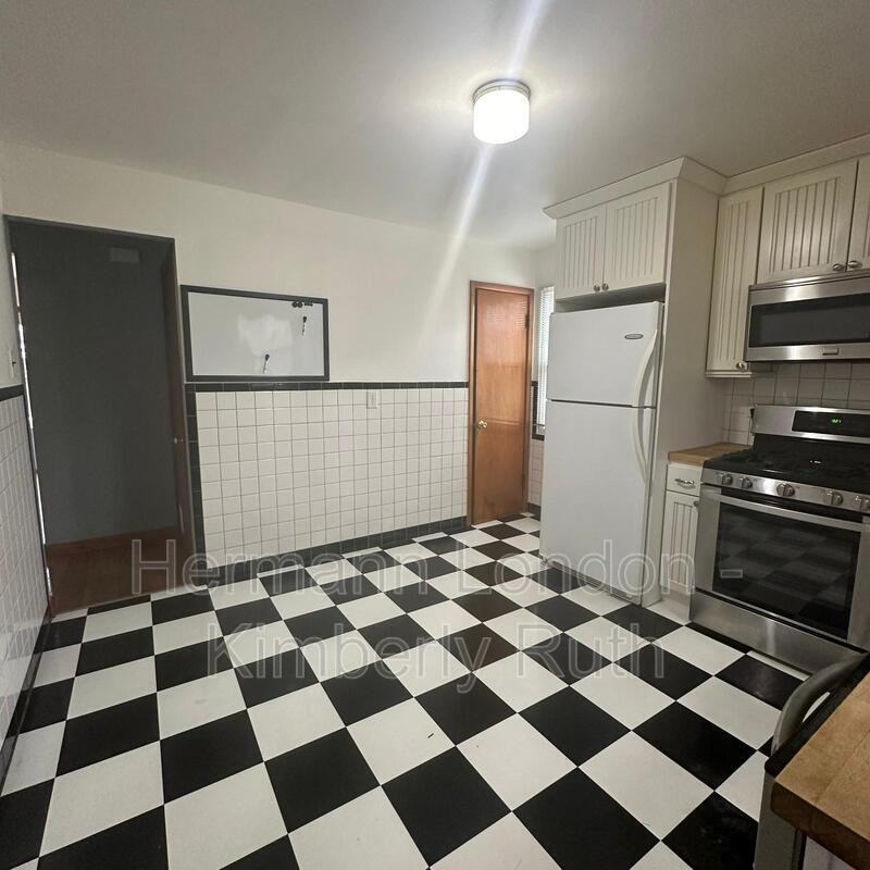 2512 Tamm Ave - Photo 3 of 16