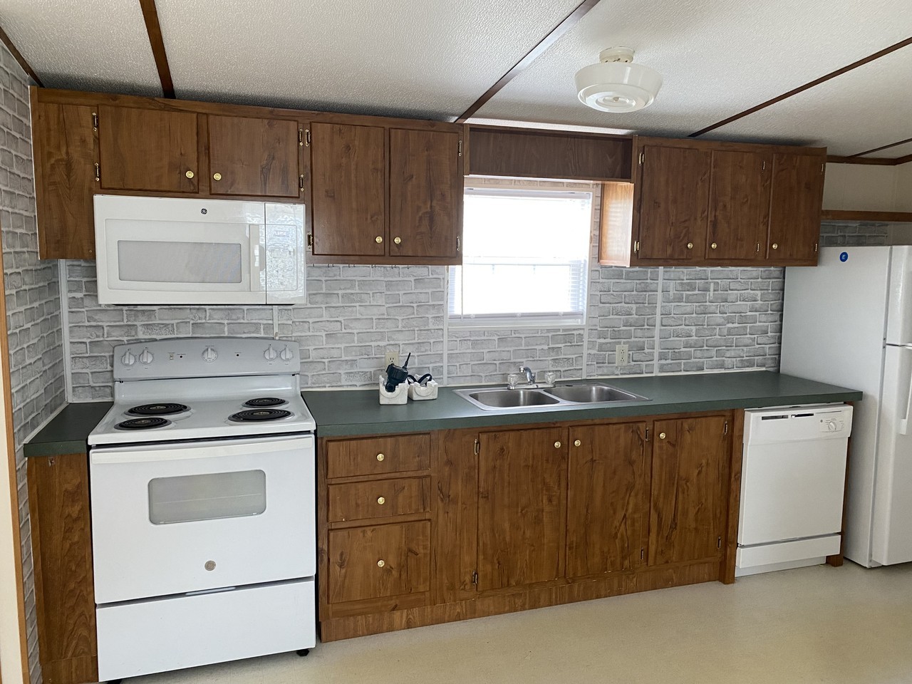 324 White Pine Blvd #35 - Photo 7 of 8