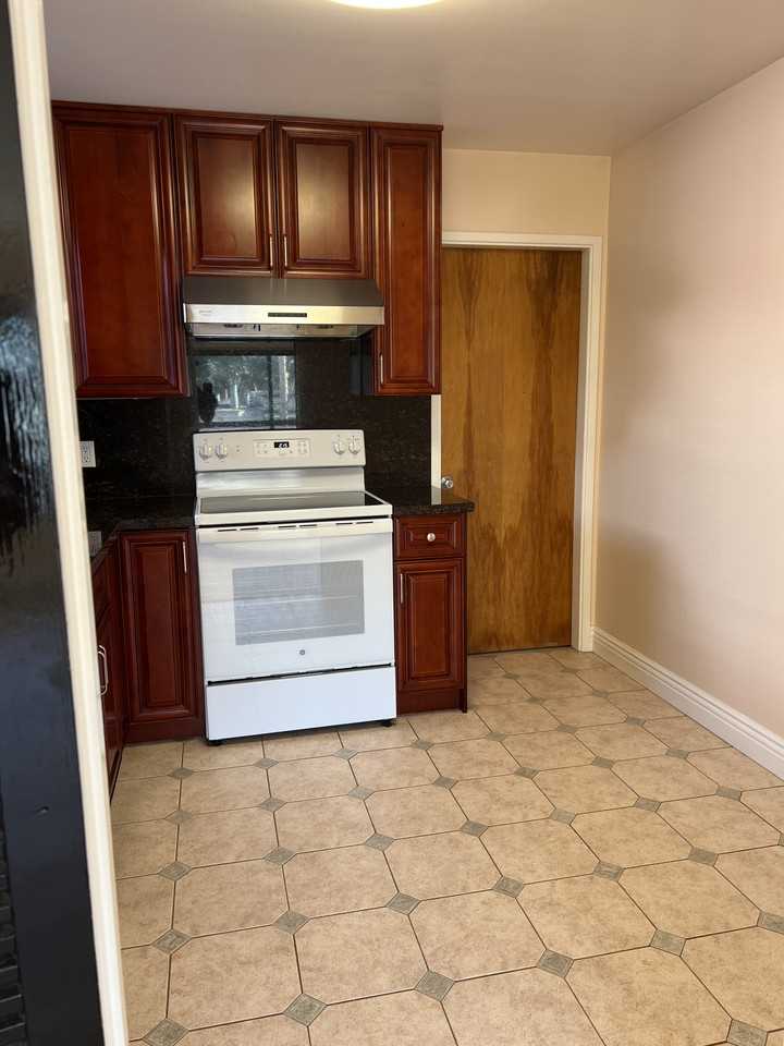 270 12th Avenue #5 - Photo 3 of 4