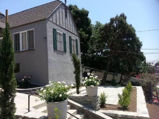 440 N Lake St - Photo 2 of 11