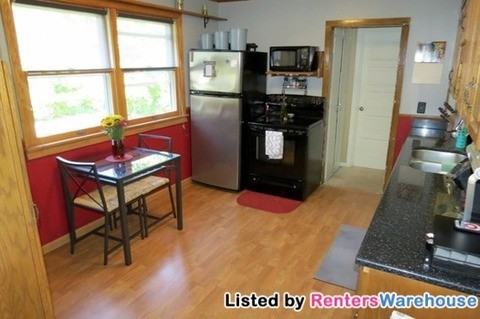 1296 Lakeview Ave - Photo 3 of 15