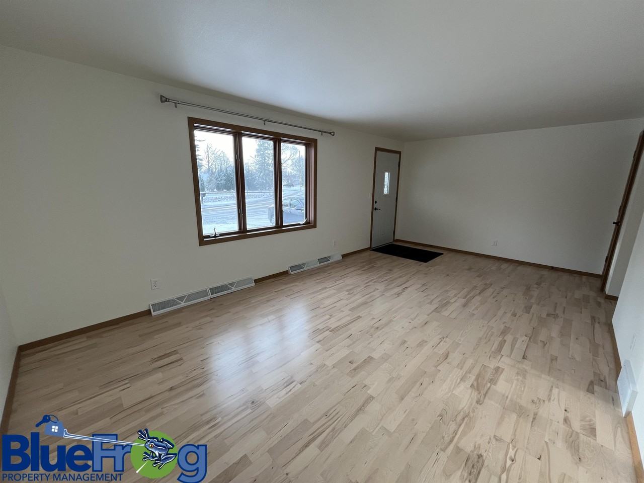 644 Woodlawn Dr #644 - Photo 4 of 36