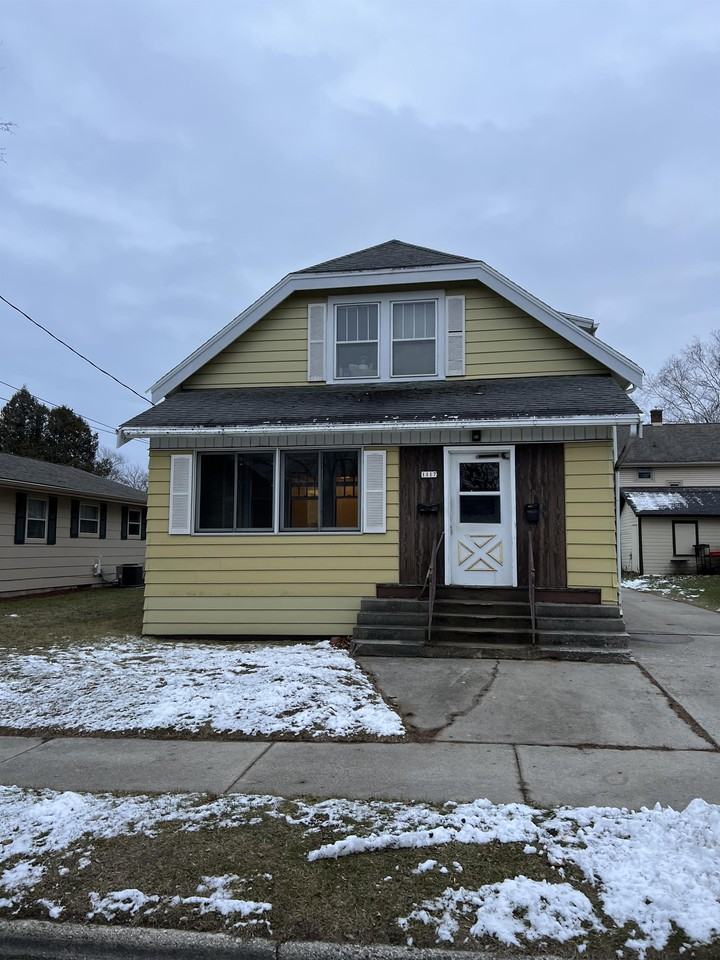 1117 Green St Lowr - Photo 3 of 33