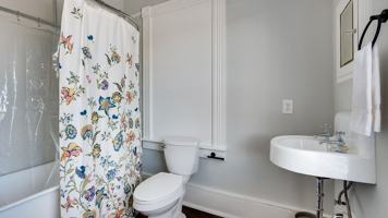 featured image of 101 East 40th Street