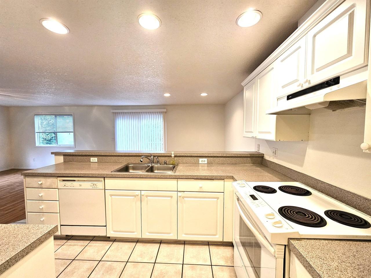 9703 Ne Tenny Creek Dr #1 - Photo 4 of 17