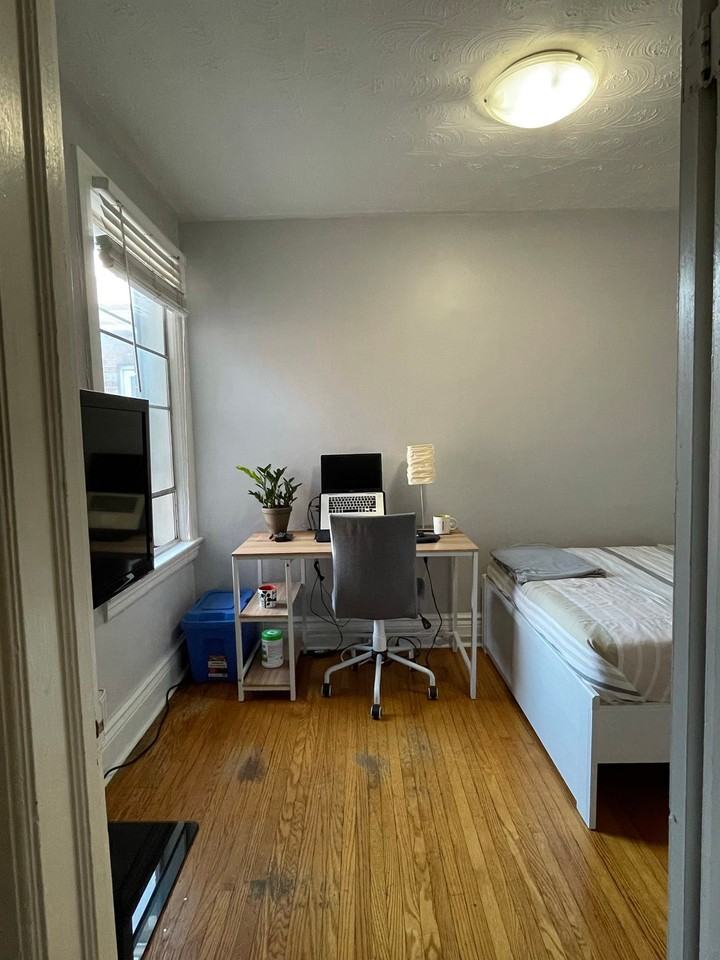 771 Ossington Avenue - Photo 2 of 11