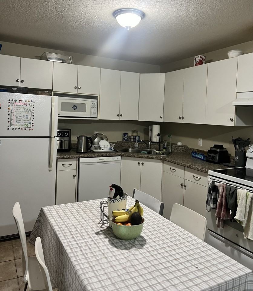 22 Columbia Street West ##C-5 - Photo 2 of 8