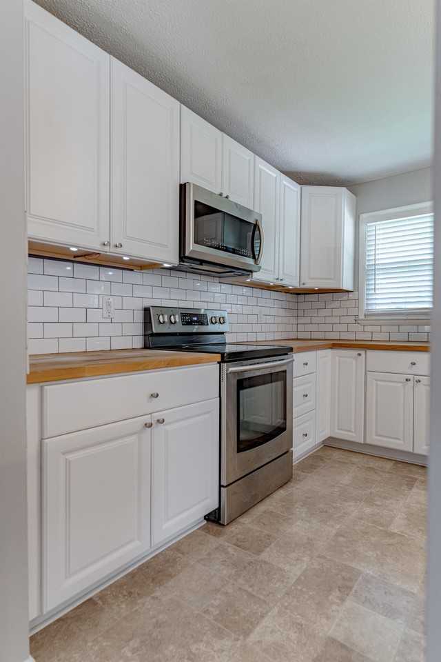 7544 Merlyn Cir - Photo 2 of 32