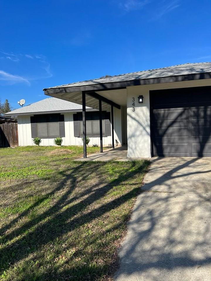 343 Sunset Dr - Photo 2 of 19