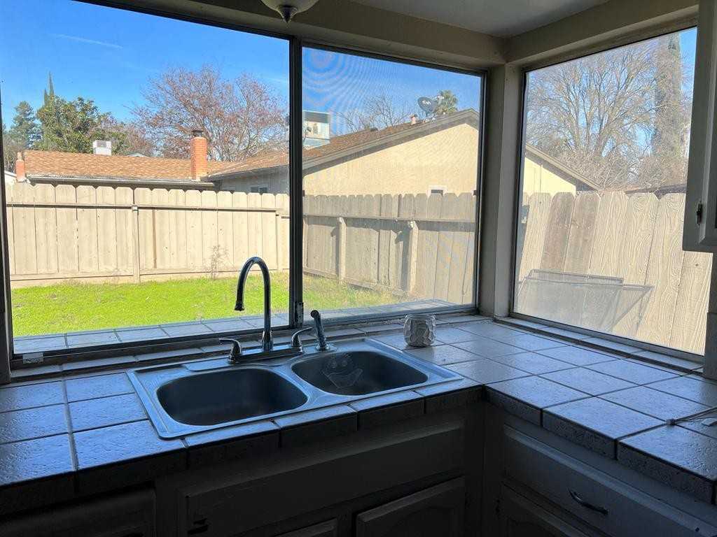 343 Sunset Dr - Photo 7 of 19
