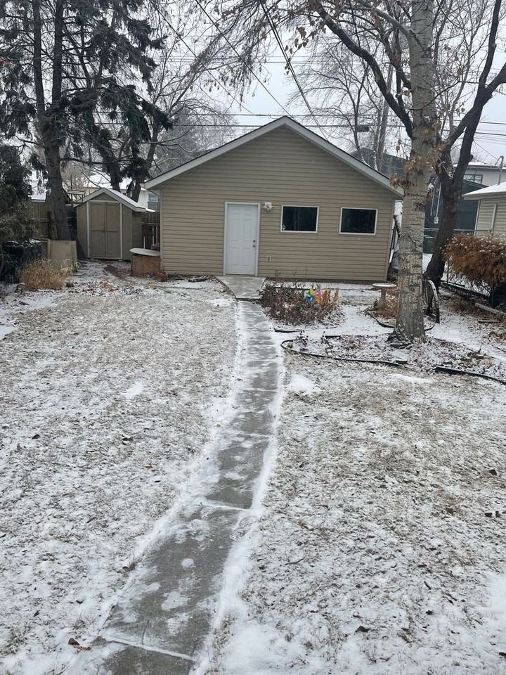 3 Bedroom Plus Den Entire House In Inglewood Apartments 10601 122 St Nw, Edmonton, AB T5M None