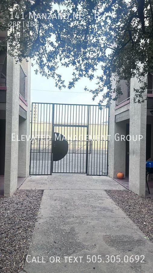 141 Manzano St Ne #B - Photo 2 of 12