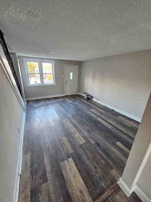 122 Weymouth Rd - Photo 3 of 8