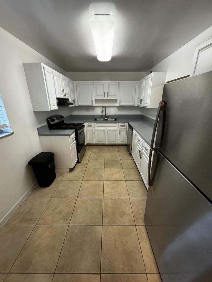 8461 Springtree Dr Apt 207a