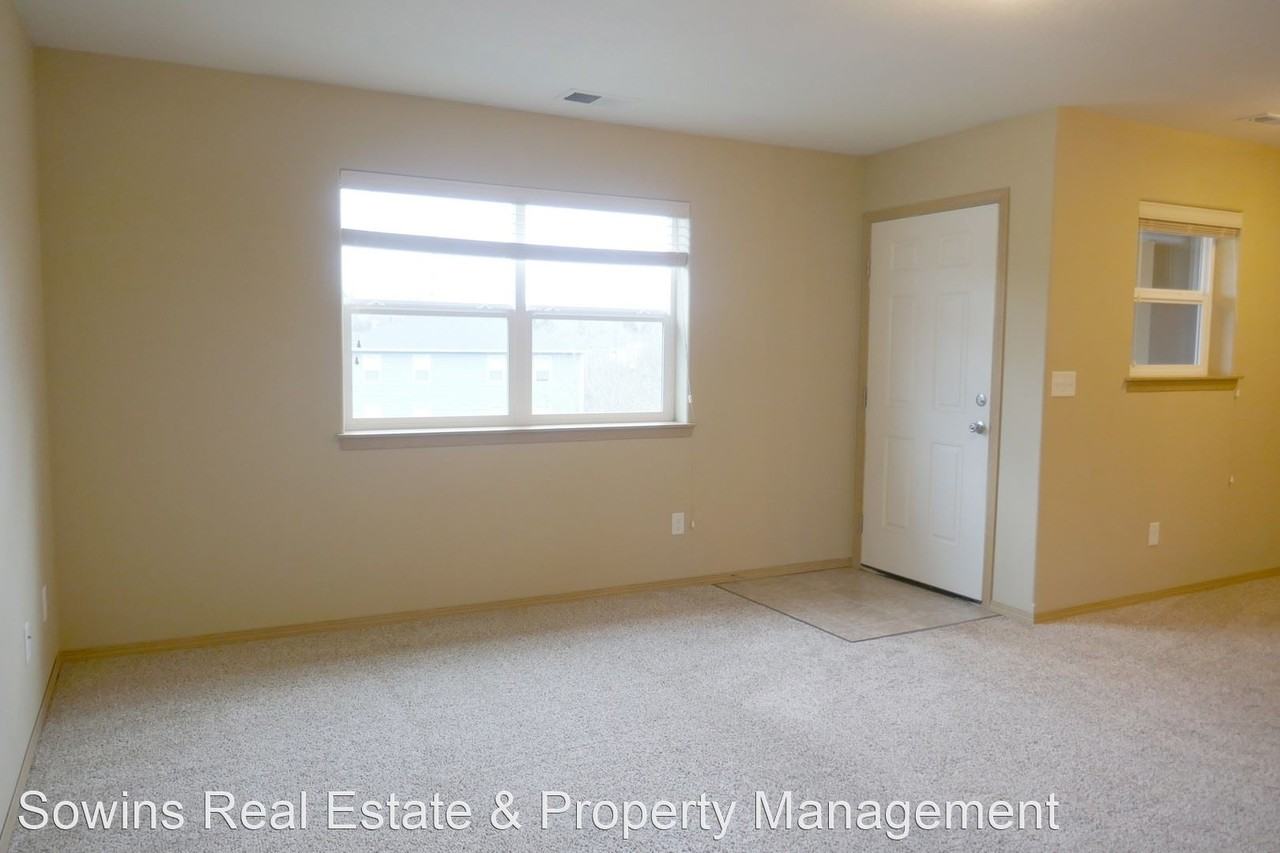 1611 S.E. Willow A-D - Photo 2 of 14