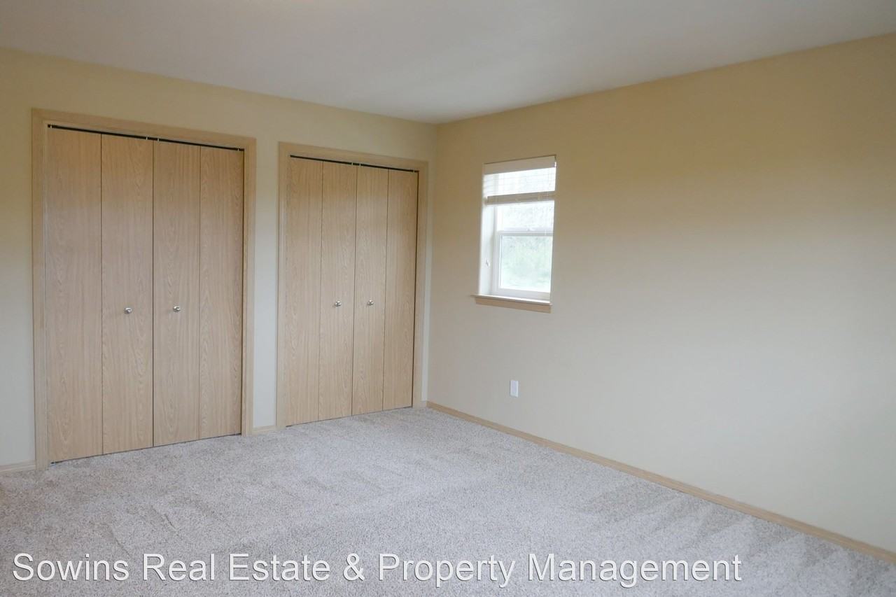 1611 S.E. Willow A-D - Photo 3 of 14