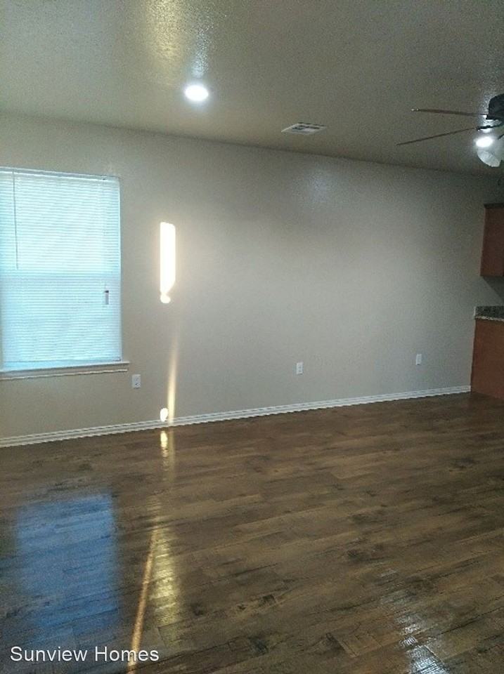 Bryan, Paige, McKinley, Third - Photo 2 of 7