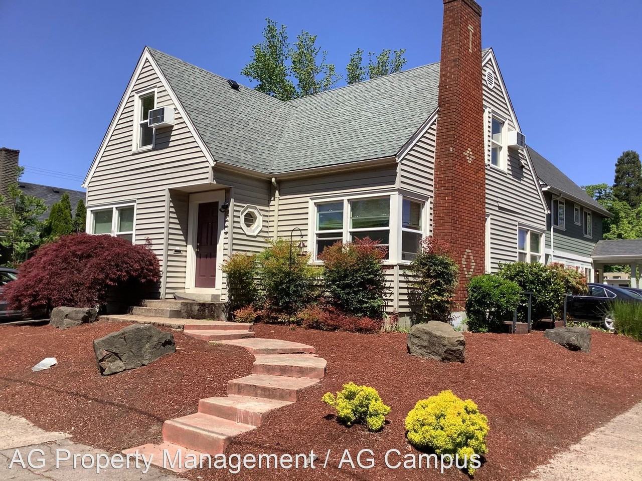 383385 East 15th Ave. & 1480 Mill St. Apartments in Cal Young, Eugene