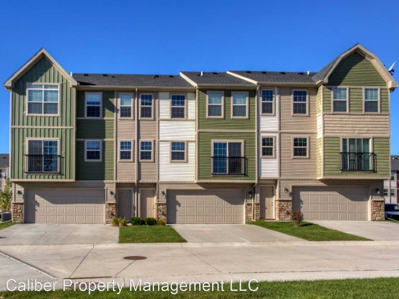 Village at Maple Bend Townhomes Apartments 88th And Oxford Drive