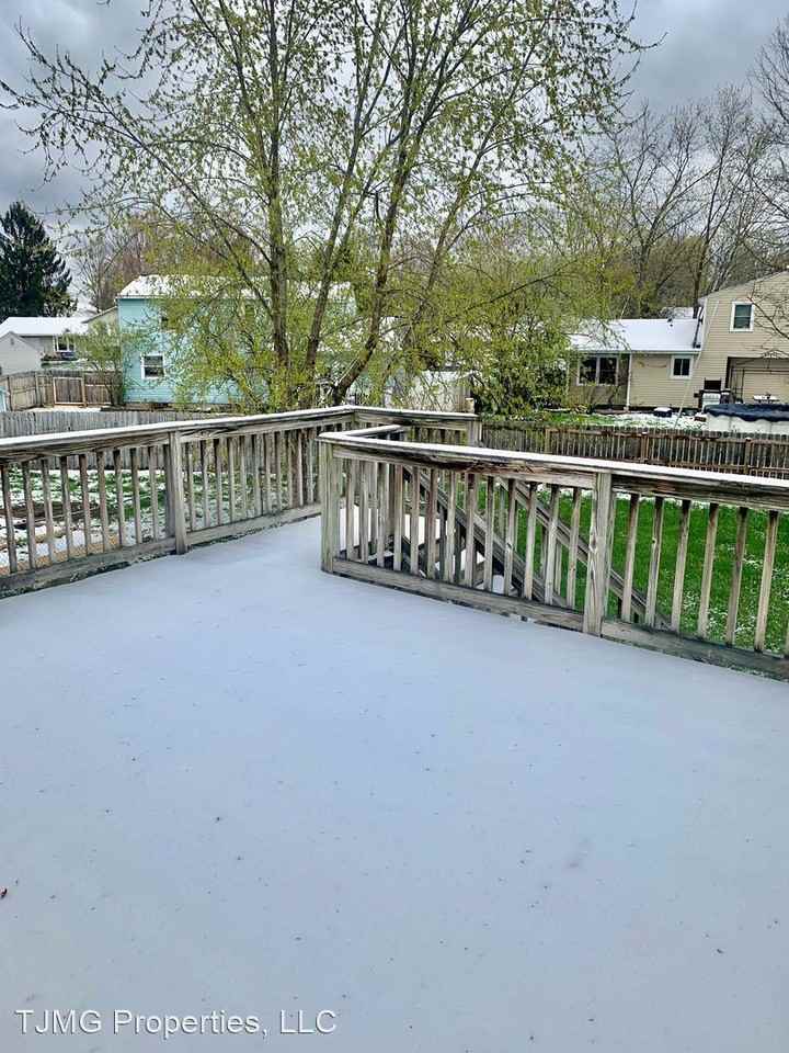 8038 Evesborough Dr - Photo 3 of 27