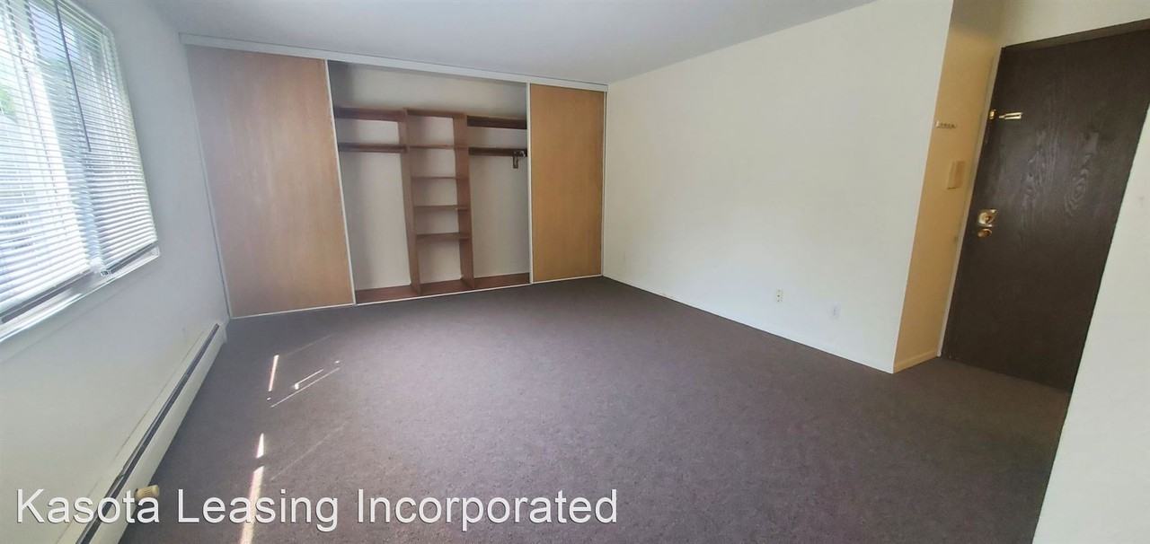 2190 Robbins Street - Photo 2 of 10