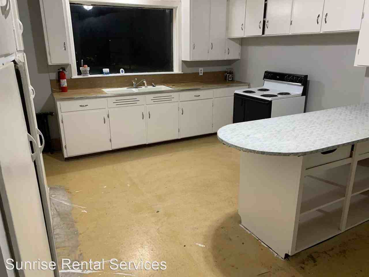 123 W Franklin - Photo 2 of 11