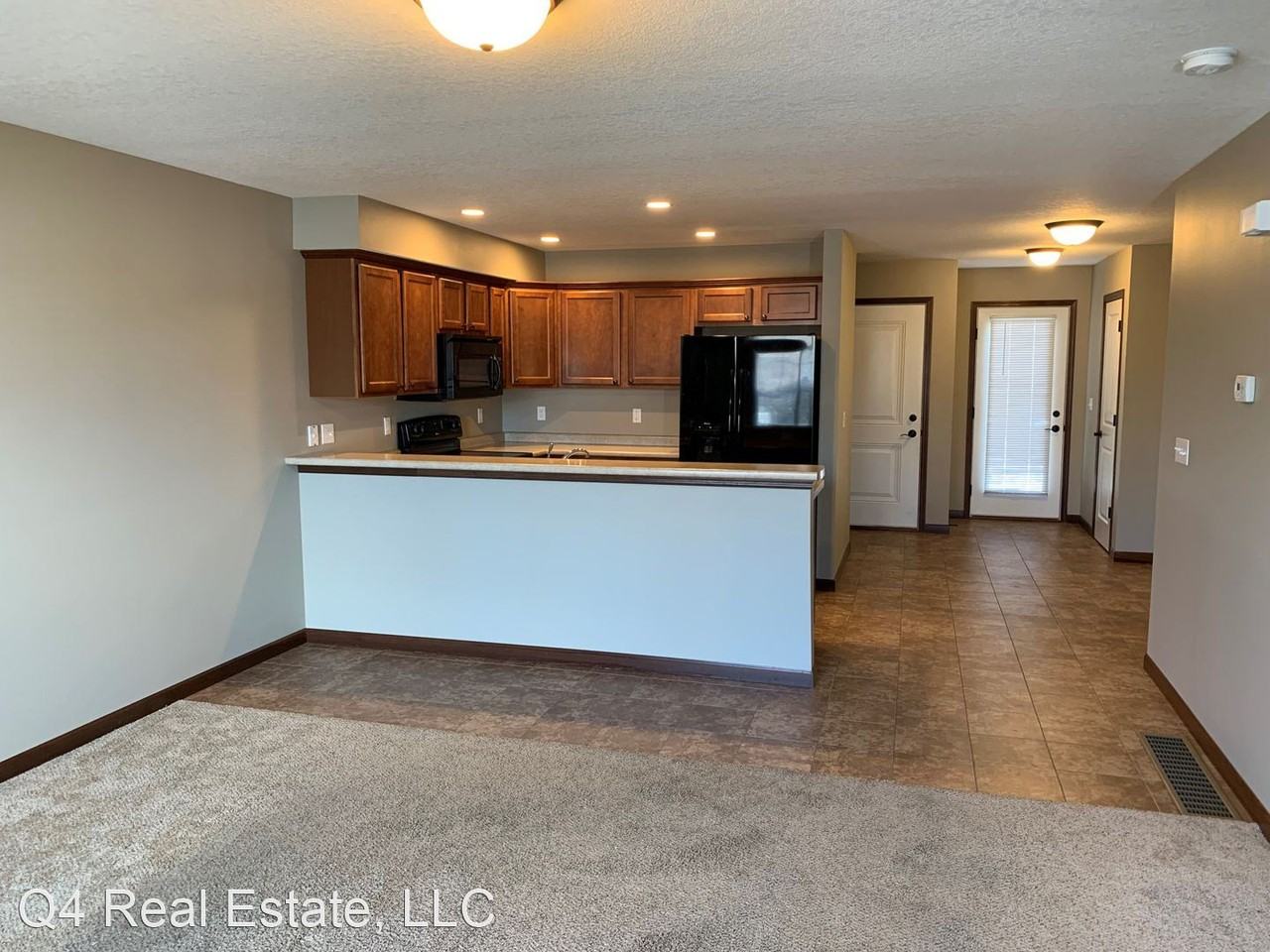 Ellis Commons Townhomes - Photo 3 of 21