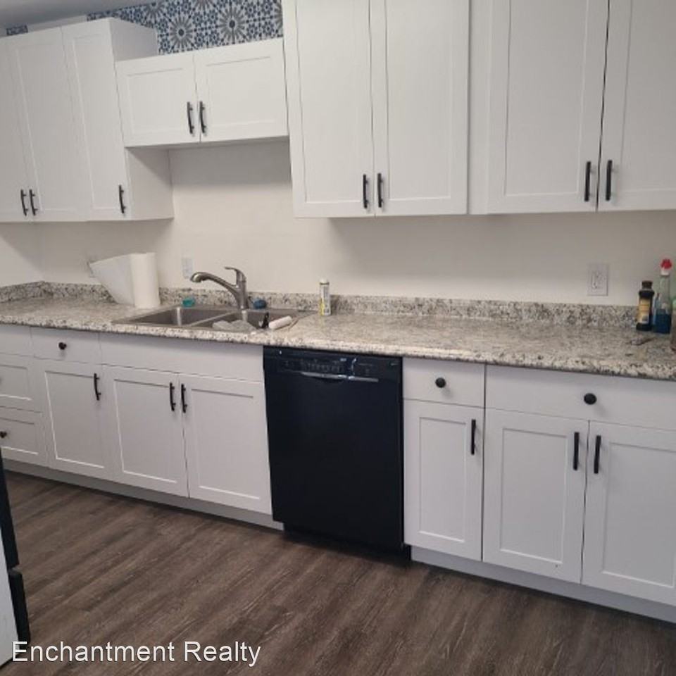 806 W Kelly St - Photo 3 of 6