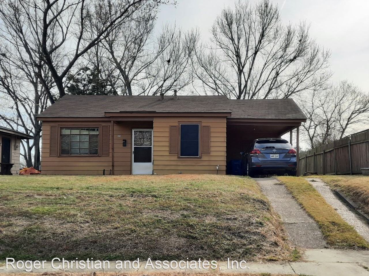 923 Lewis Pl - Photo 2 of 12