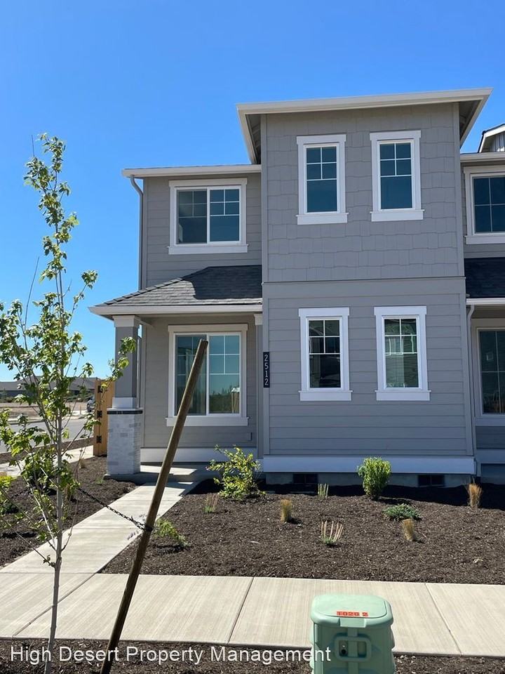 Brand New Townhome In Redmond Oregon Apartments Nw Spruce Cone Ln