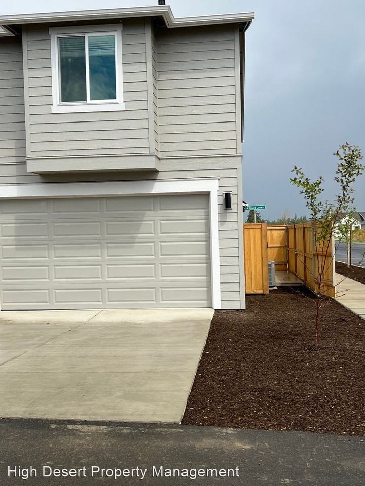 Brand New Townhome In Redmond Oregon Apartments Nw Spruce Cone Ln