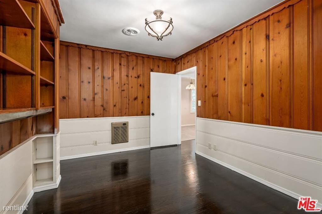 4044 Lincoln Ave - Photo 3 of 14