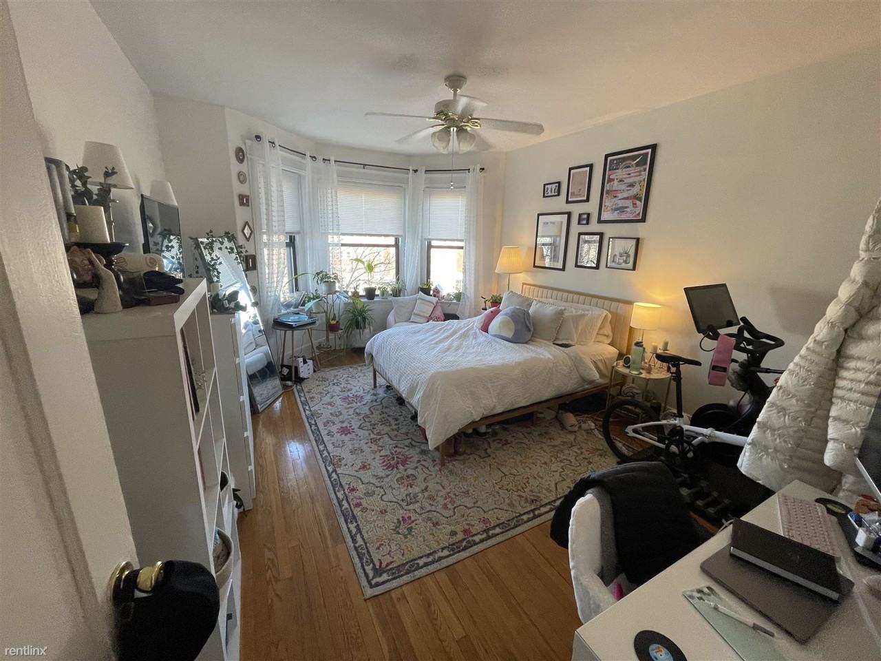 1316 Commonwealth Ave - Photo 2 of 8