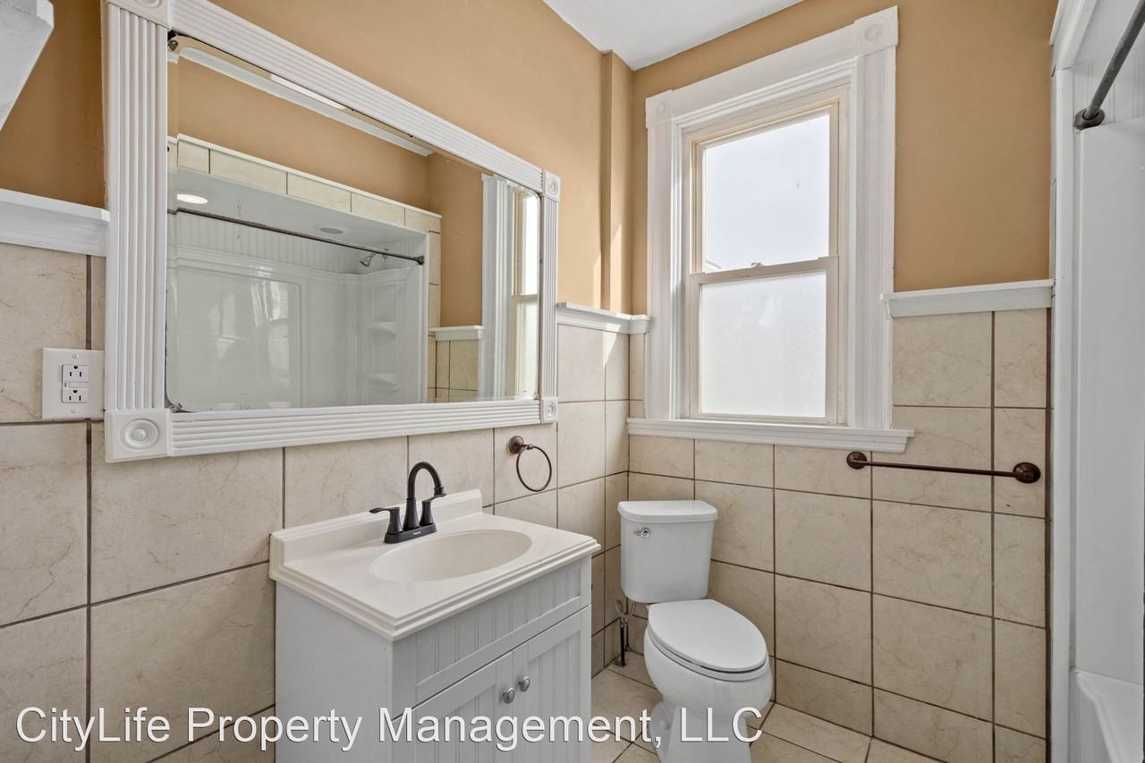 202 Moye Pl - Photo 2 of 30