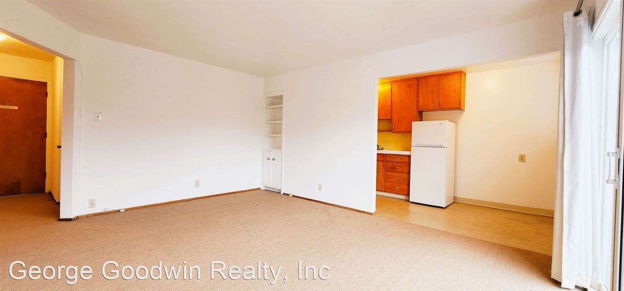 490 31st Ave - Photo 2 of 9