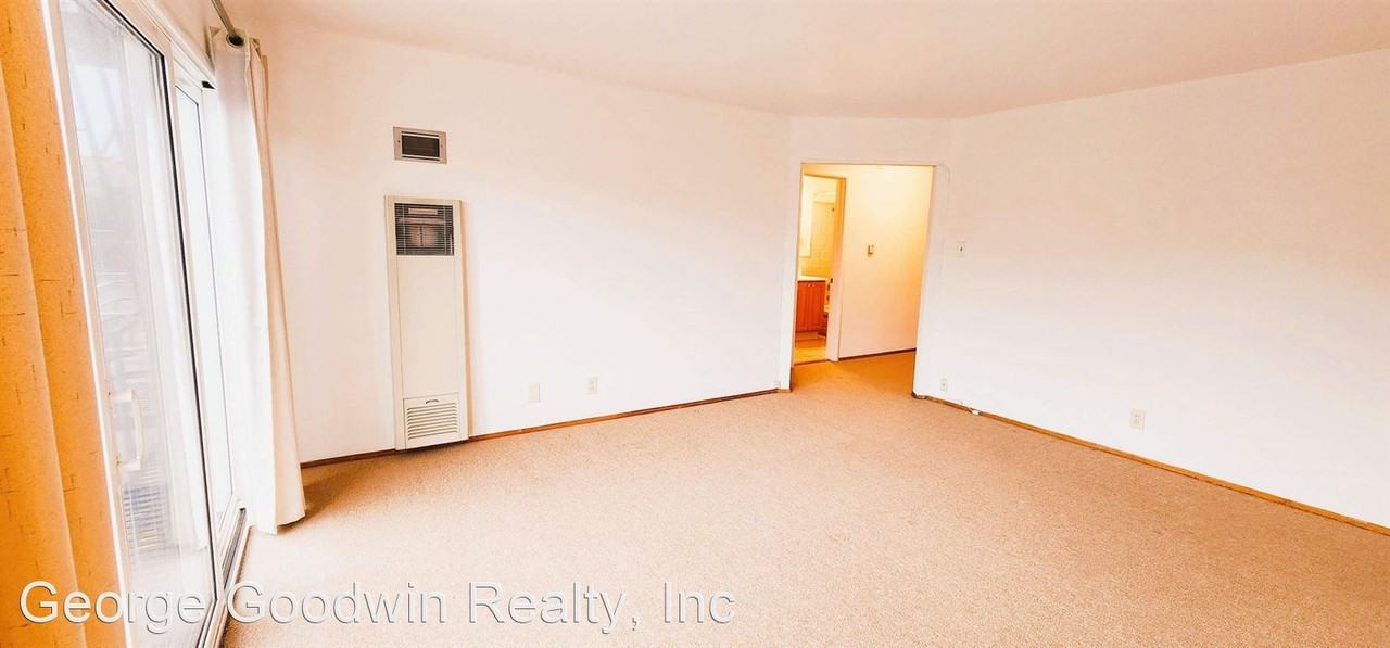 490 31st Ave - Photo 3 of 9