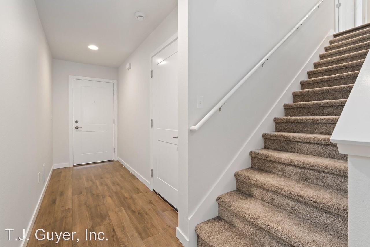 208 E Stella - Photo 2 of 34