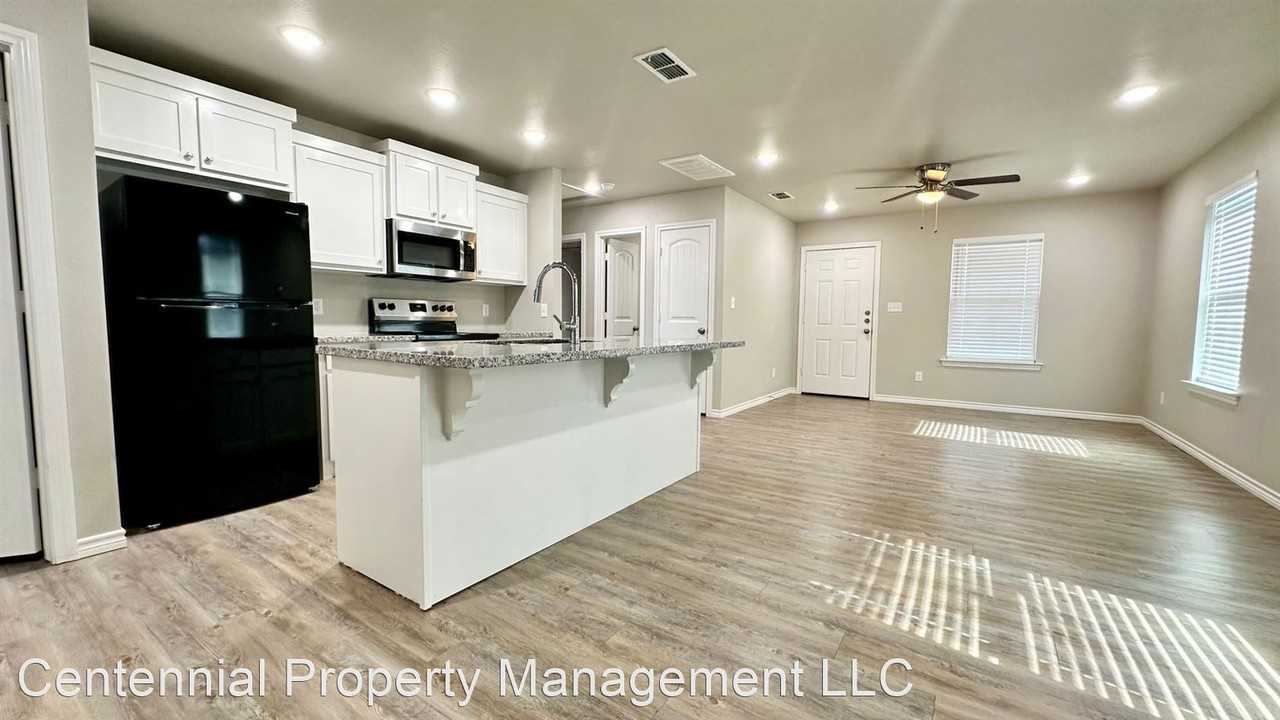 2634 Hickory Ave - Photo 3 of 11