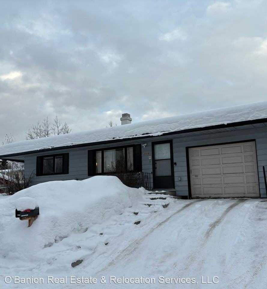 2009 E 39th Ave - Photo 2 of 5