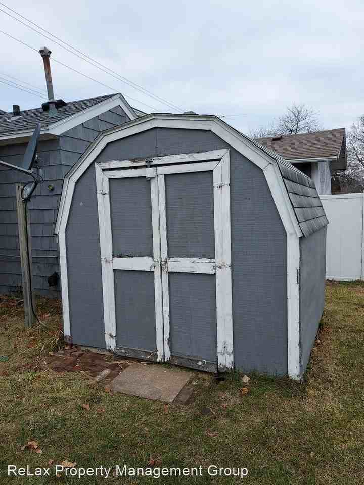 1715 Prospect St - Photo 2 of 6