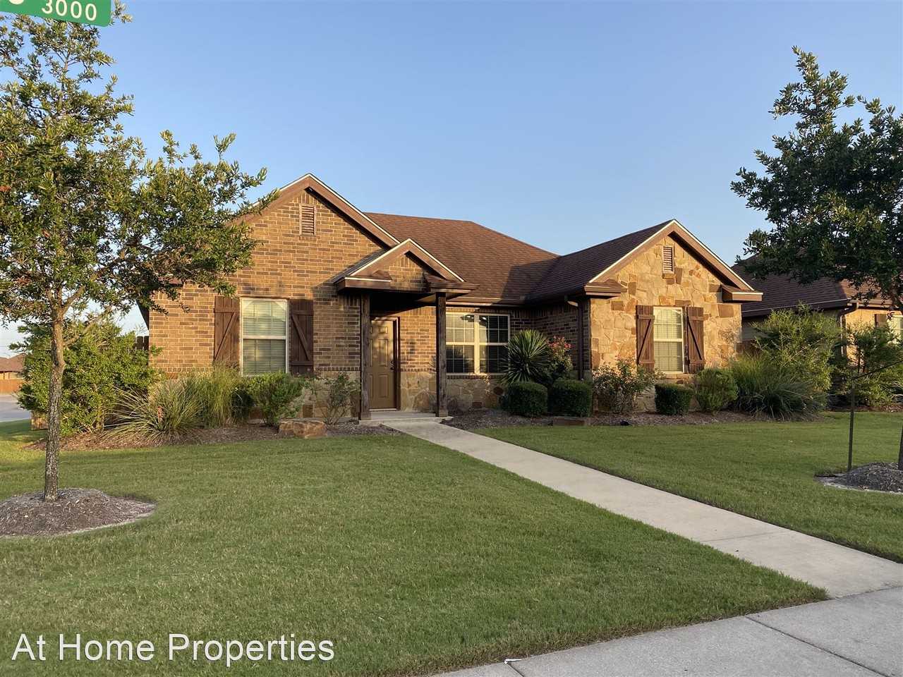 Single Family Home in The Barracks - Photo 2 of 9