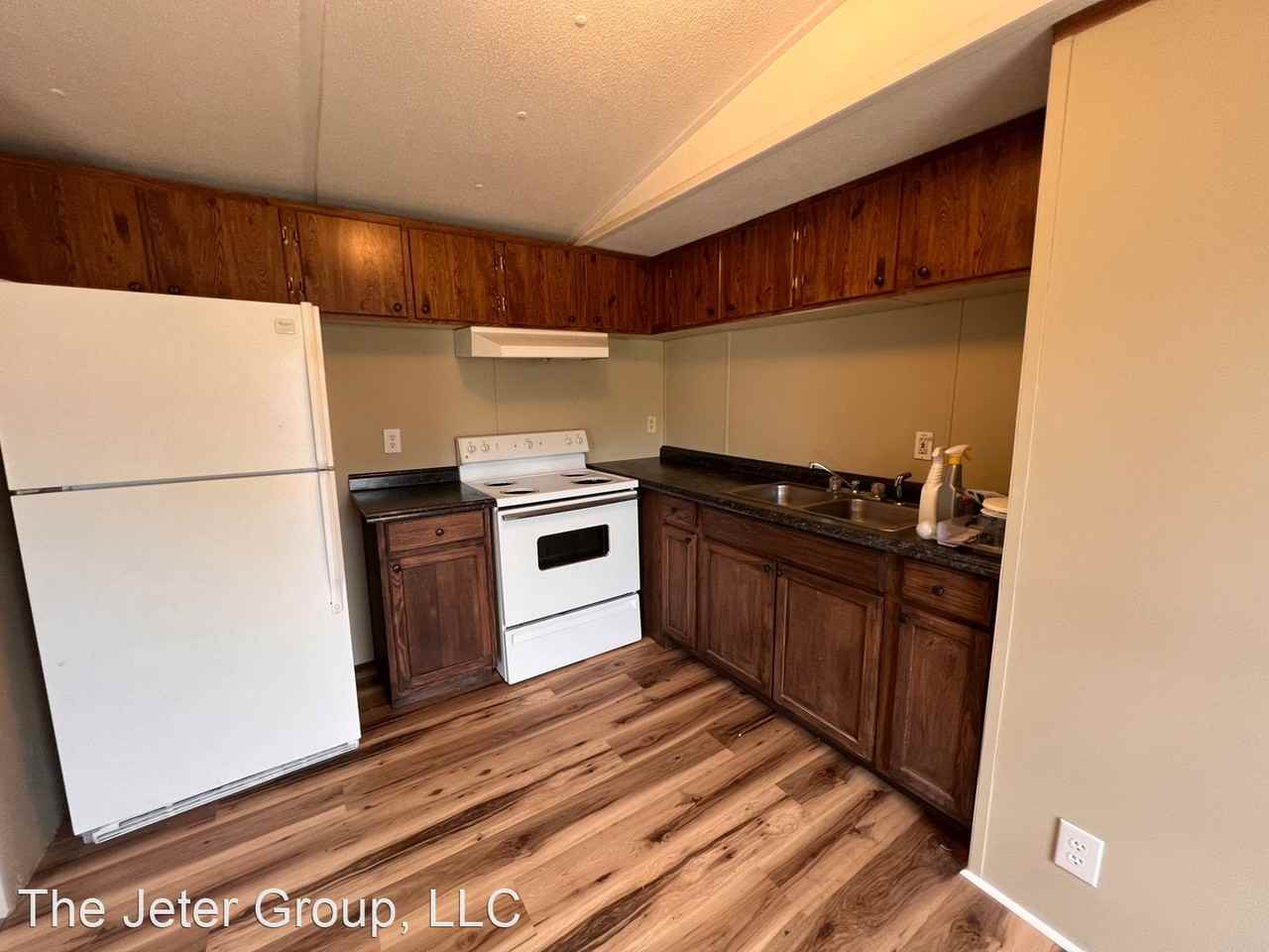 25 Benton Birmingham Road - Photo 2 of 10