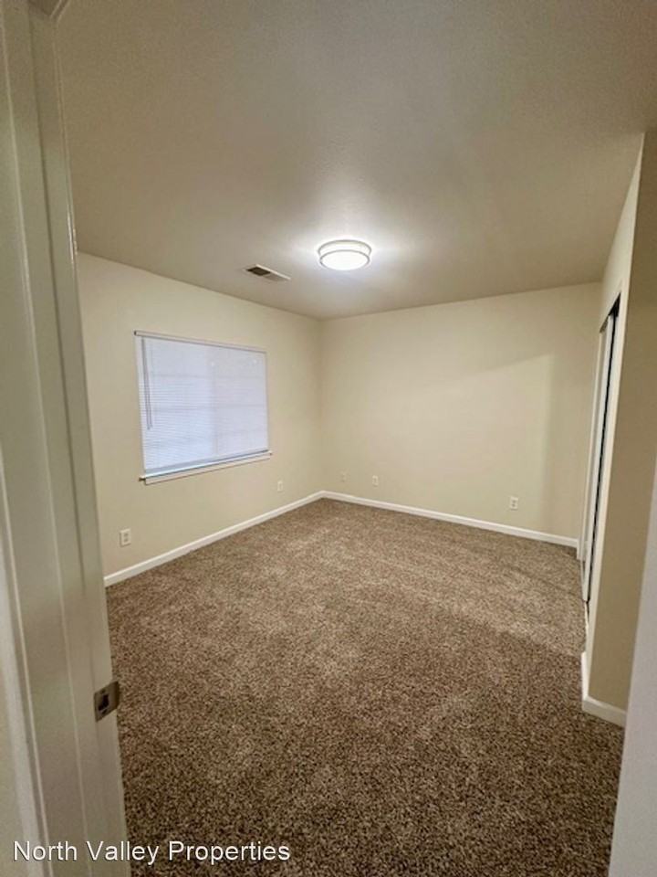 1016 Fell St - Photo 3 of 11