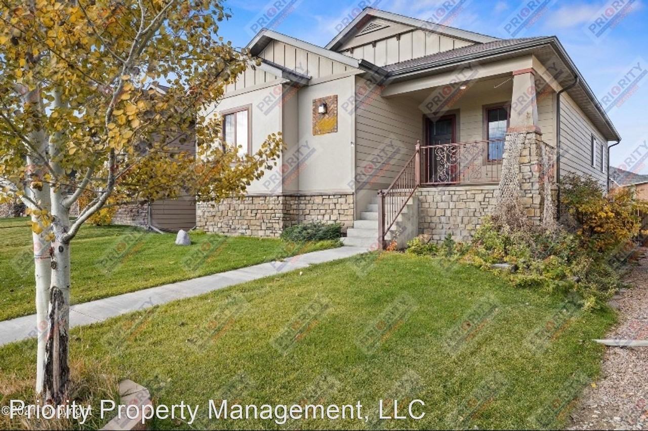 110 College Park Cir - Photo 2 of 20