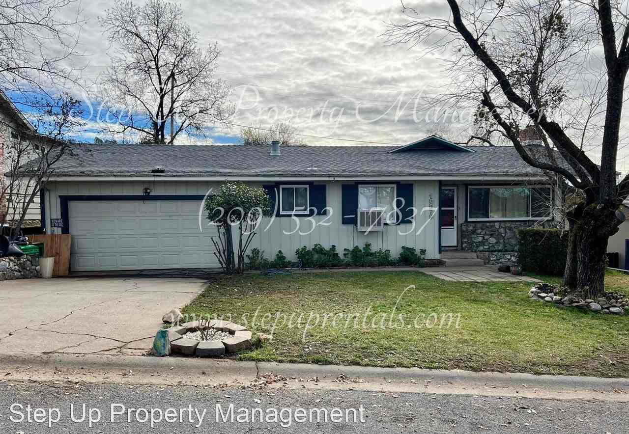 10579 Jim Brady Rd - Photo 2 of 18