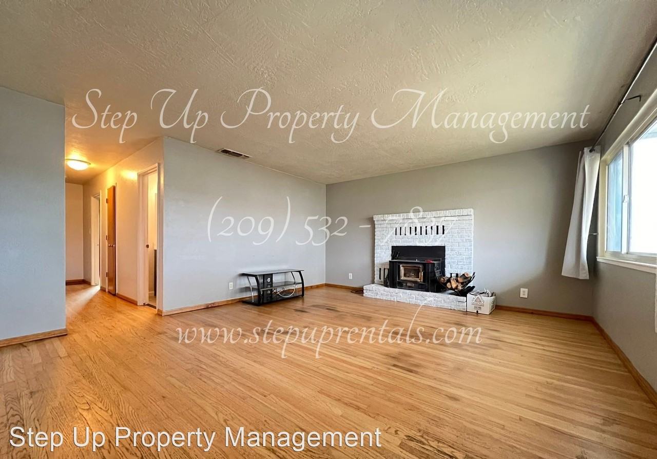 10579 Jim Brady Rd - Photo 3 of 18