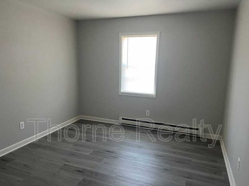 1155 Williford St - Photo 3 of 9
