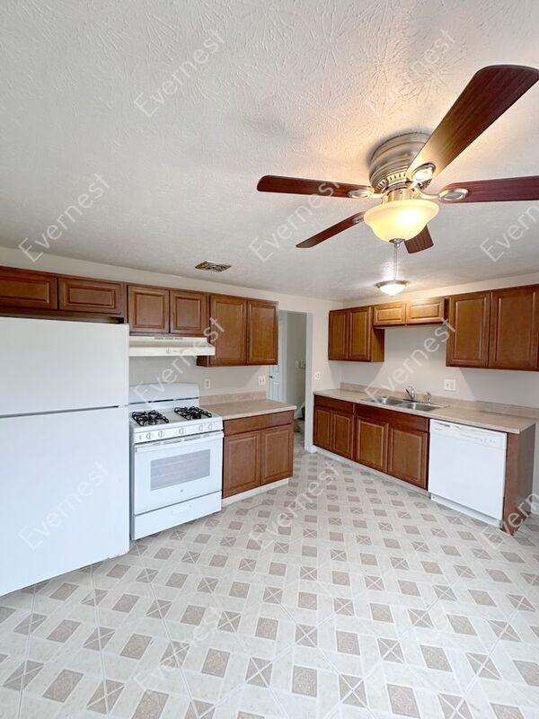 2187 Balford Sq W - Photo 2 of 28