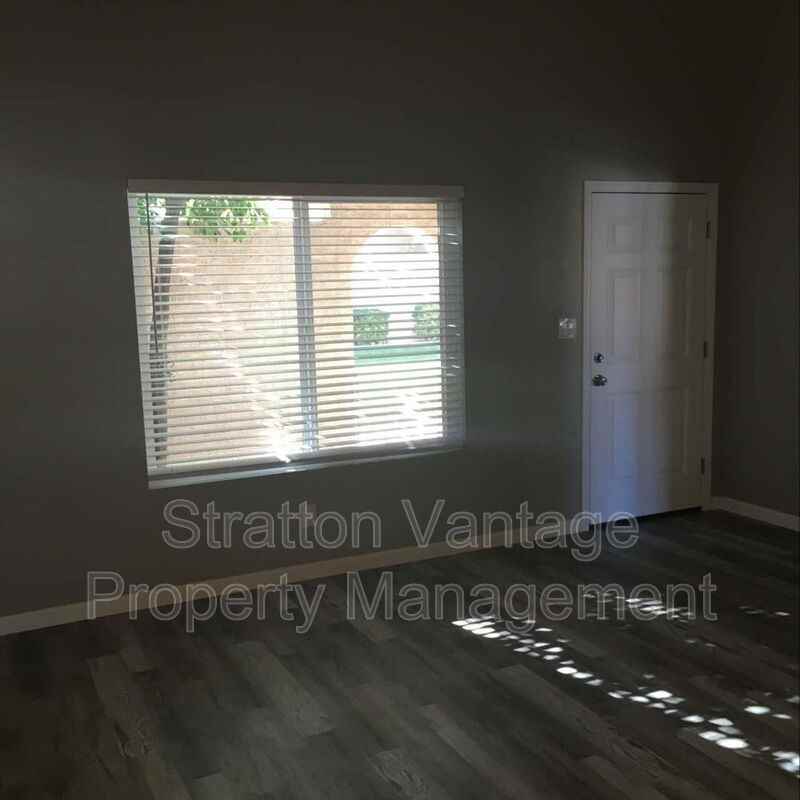 860 N Stapley Dr - Photo 2 of 6