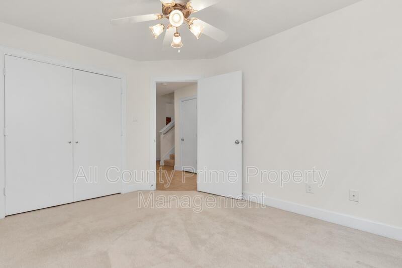 3627 Main Plaza Dr - Photo 5 of 36